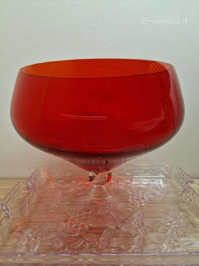 Mid century (1960m.) rubino spalvos stiklo vaza 2