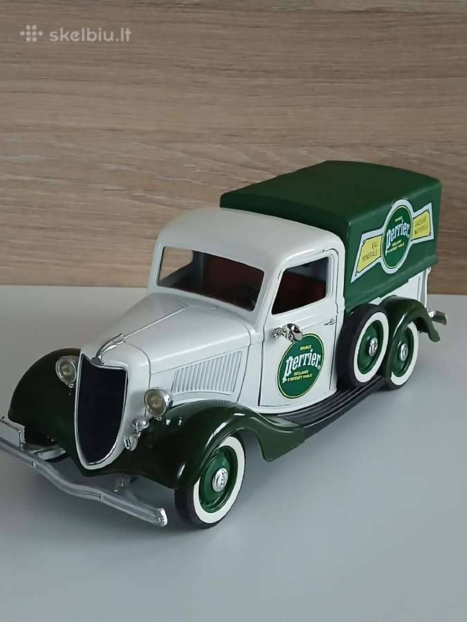 Ford v 8 1:18