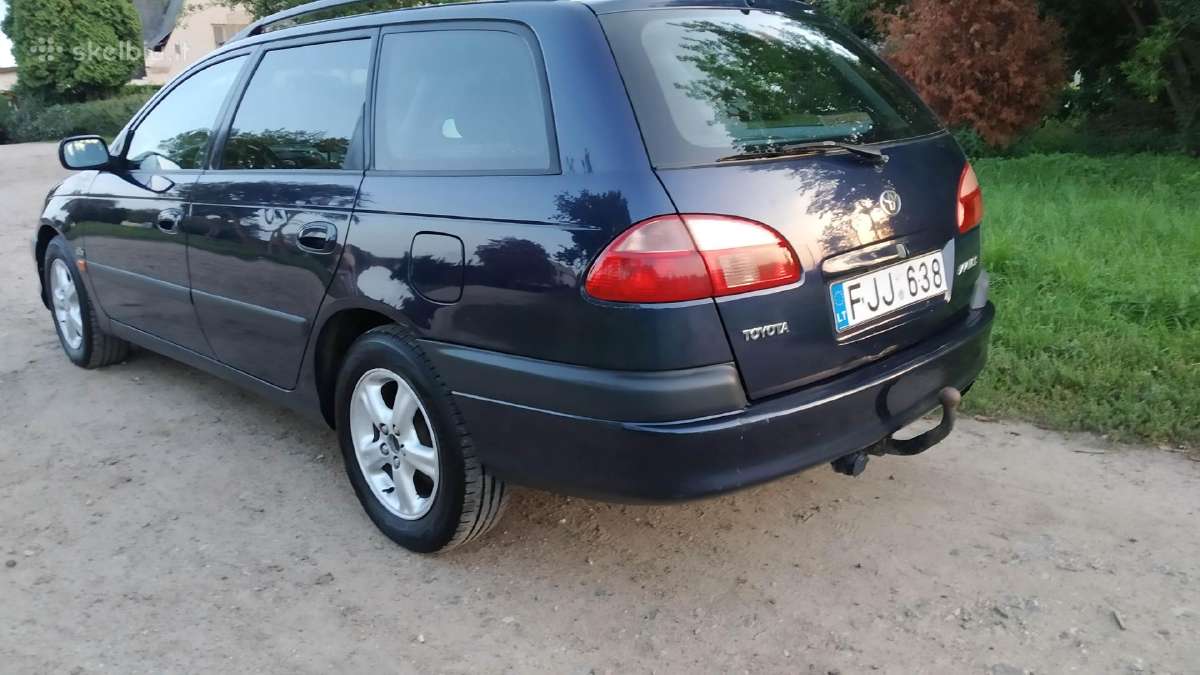 Toyota Avensis automobilio nuoma Kaune - nuotraukos Nr. 2