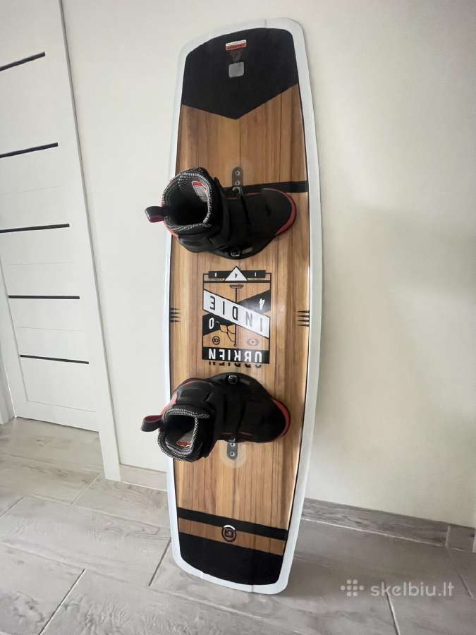 Wake setas.wakeboardas su batais