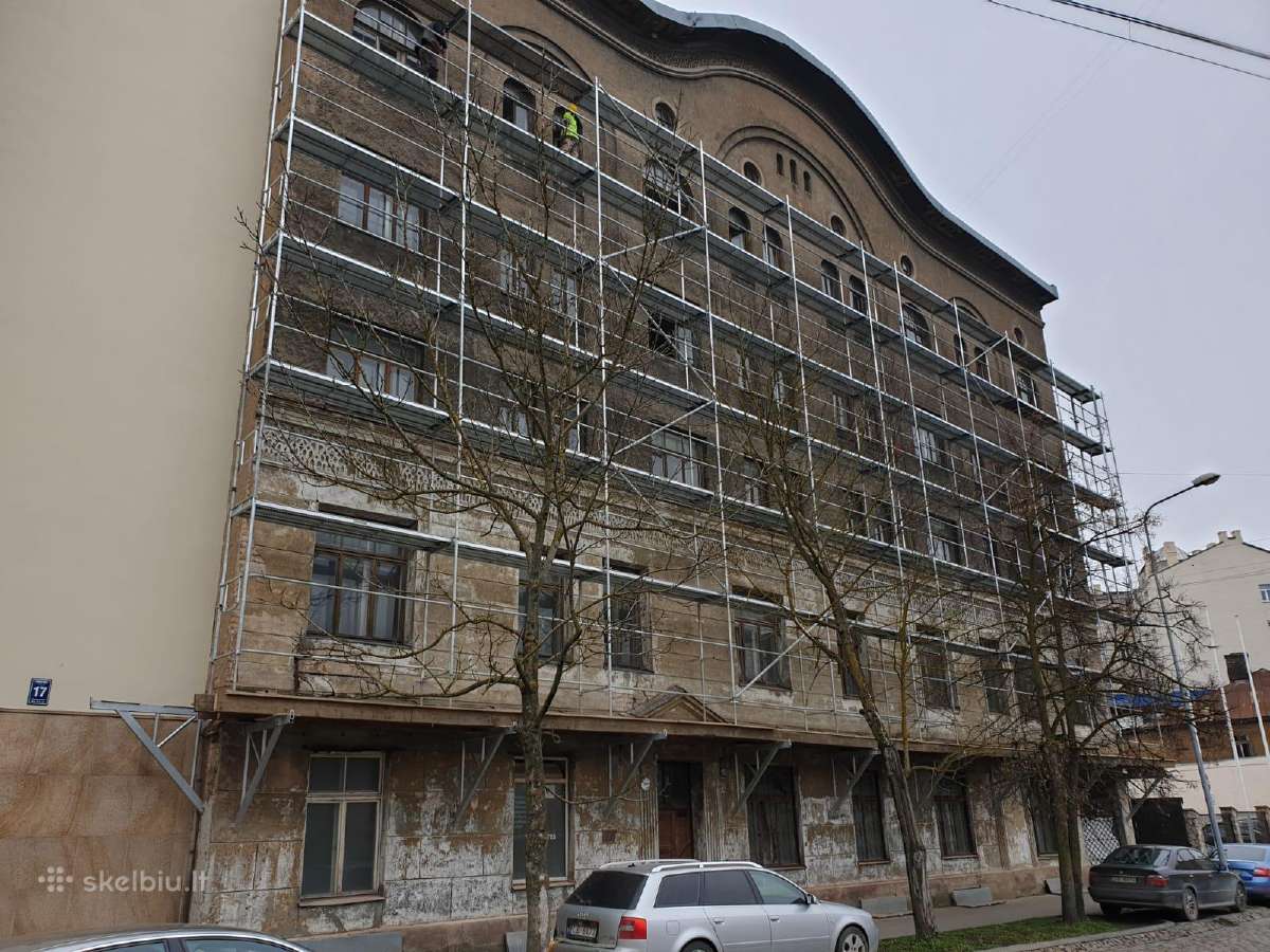 Konsoliniai pakabinami pastoliai.