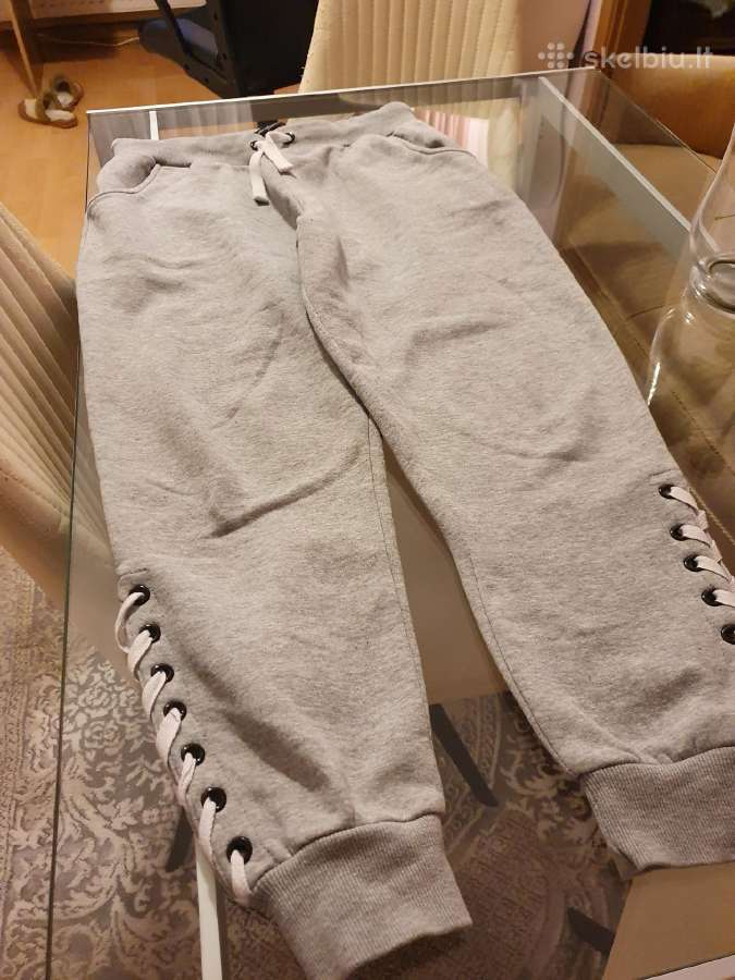 Laisvalaikio kostiumas