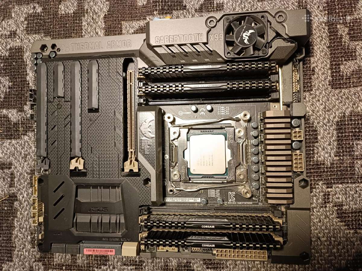 Parduodamas komplektas Sabertooth X99