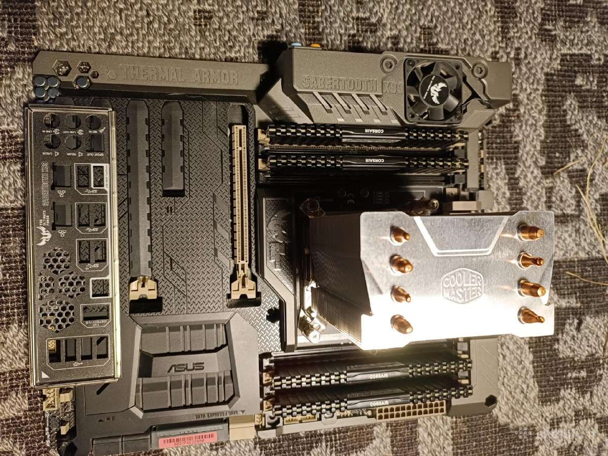 Parduodamas komplektas Sabertooth X99 - nuotraukos Nr. 6