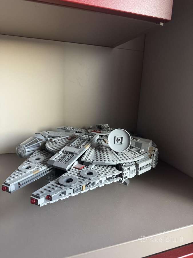 Lego millennium falcon