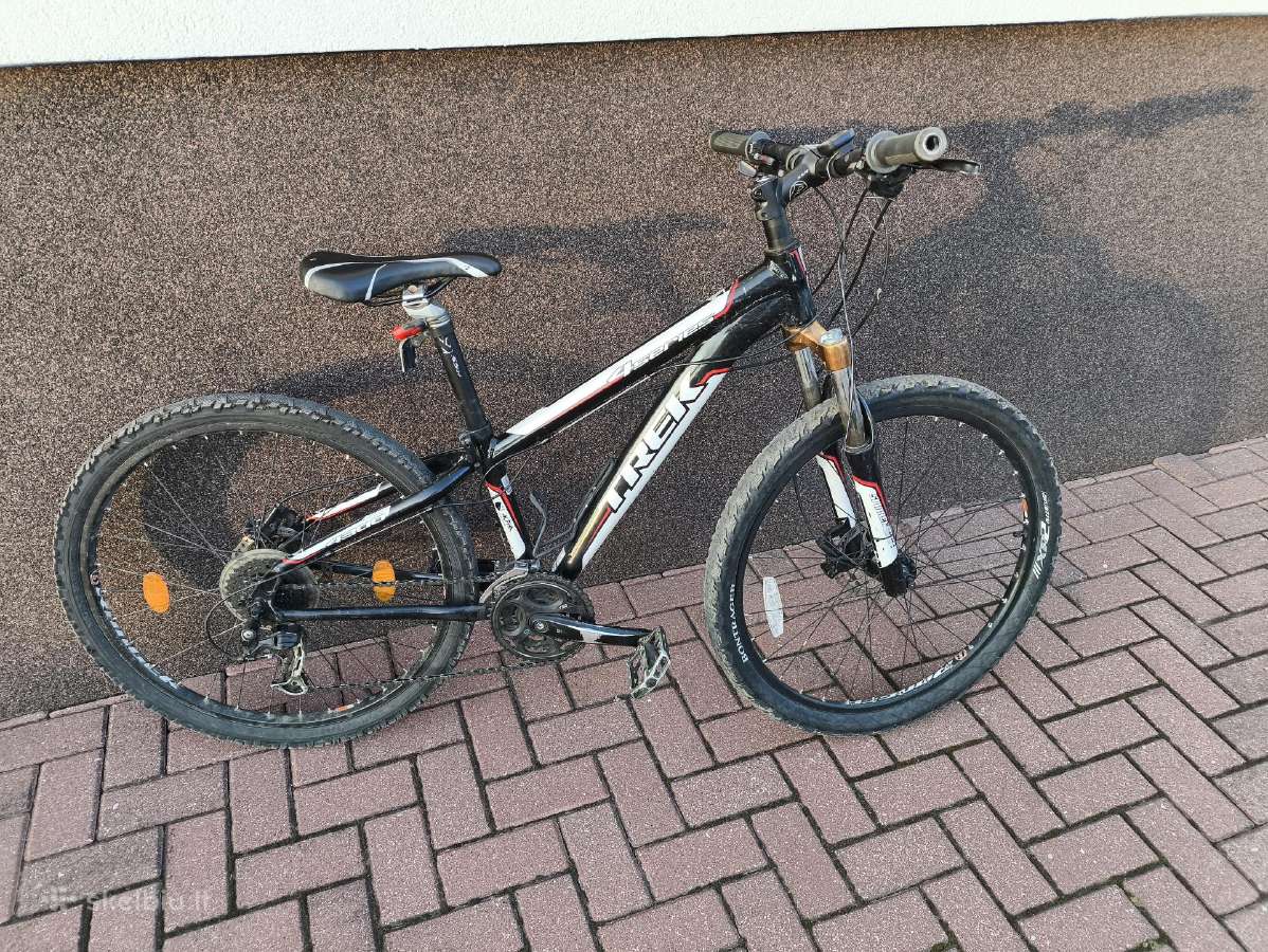 Trek 4300 dviratis