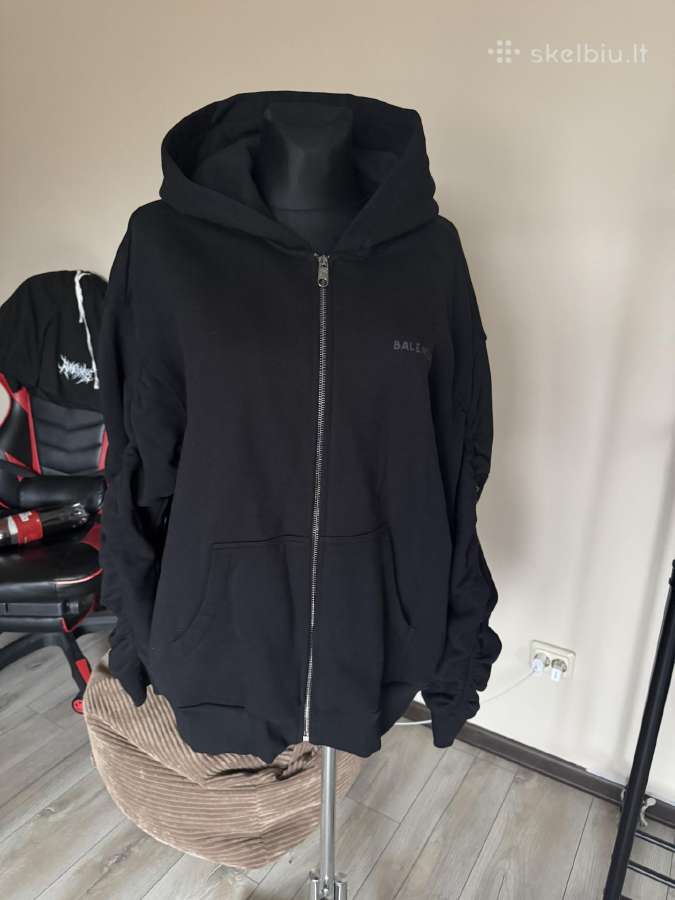 Balenciaga dzemperis