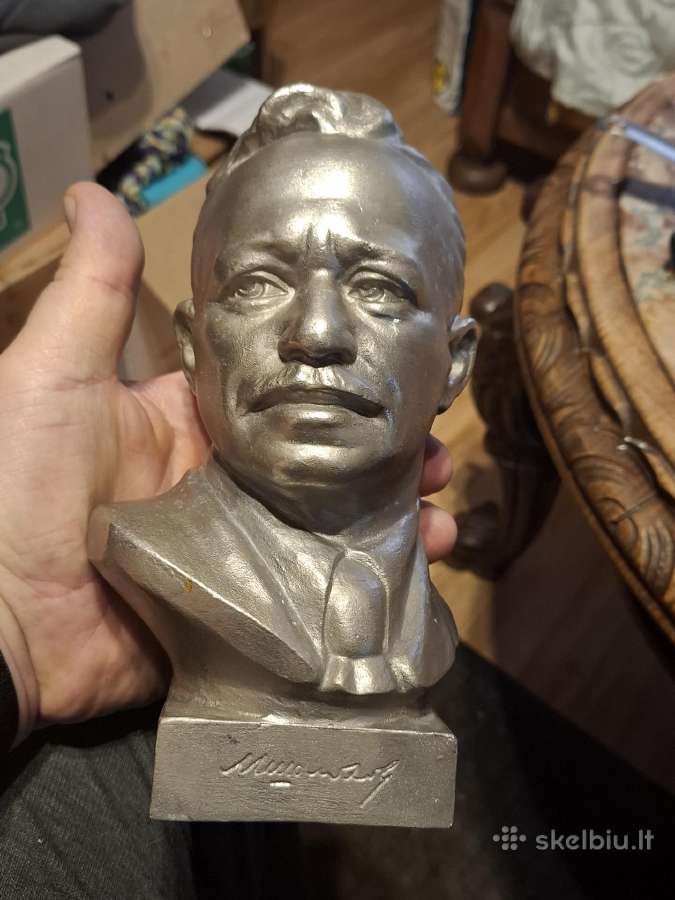 Biustas