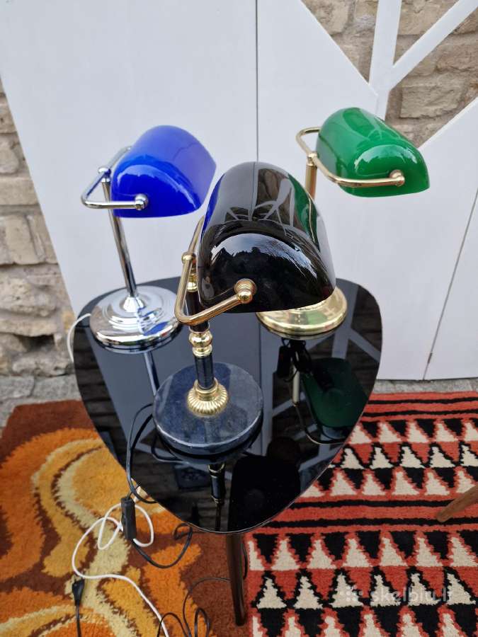Vintažinės Mid Century "bankinės" stalo lempos