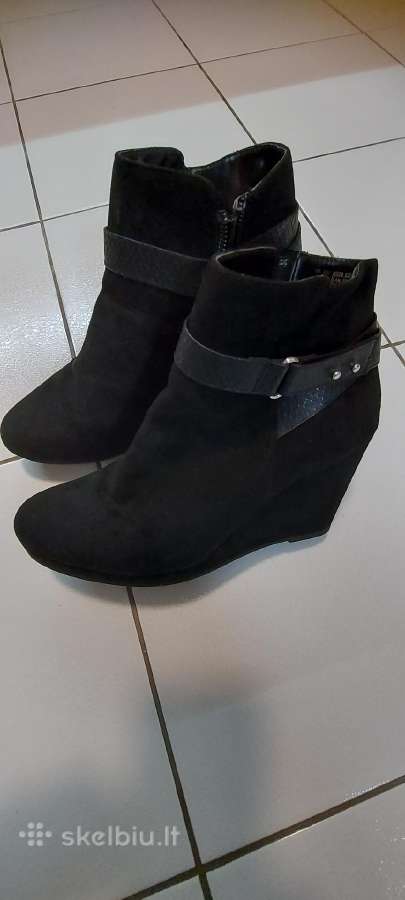 Parduodu sezoninius batus
