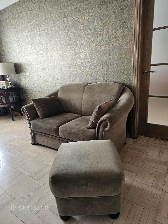 Dvivietė sofa . Ilgis 1,55m plotis 89cm