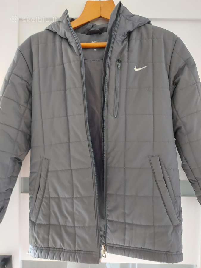 Nike striukė