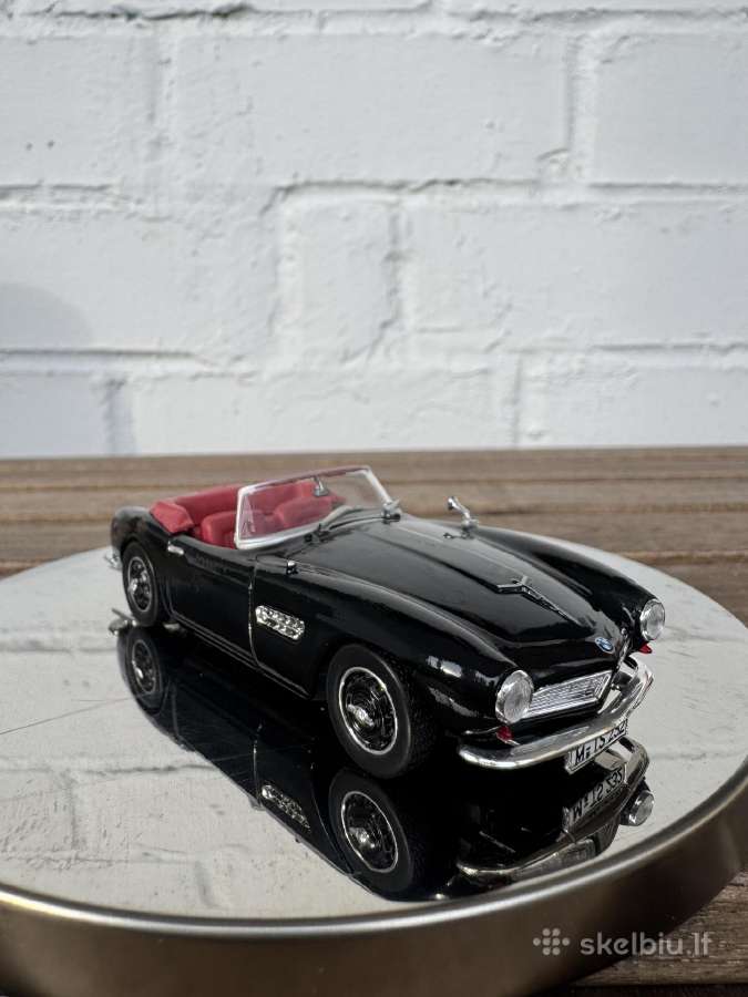 1:43 diecast modeliai