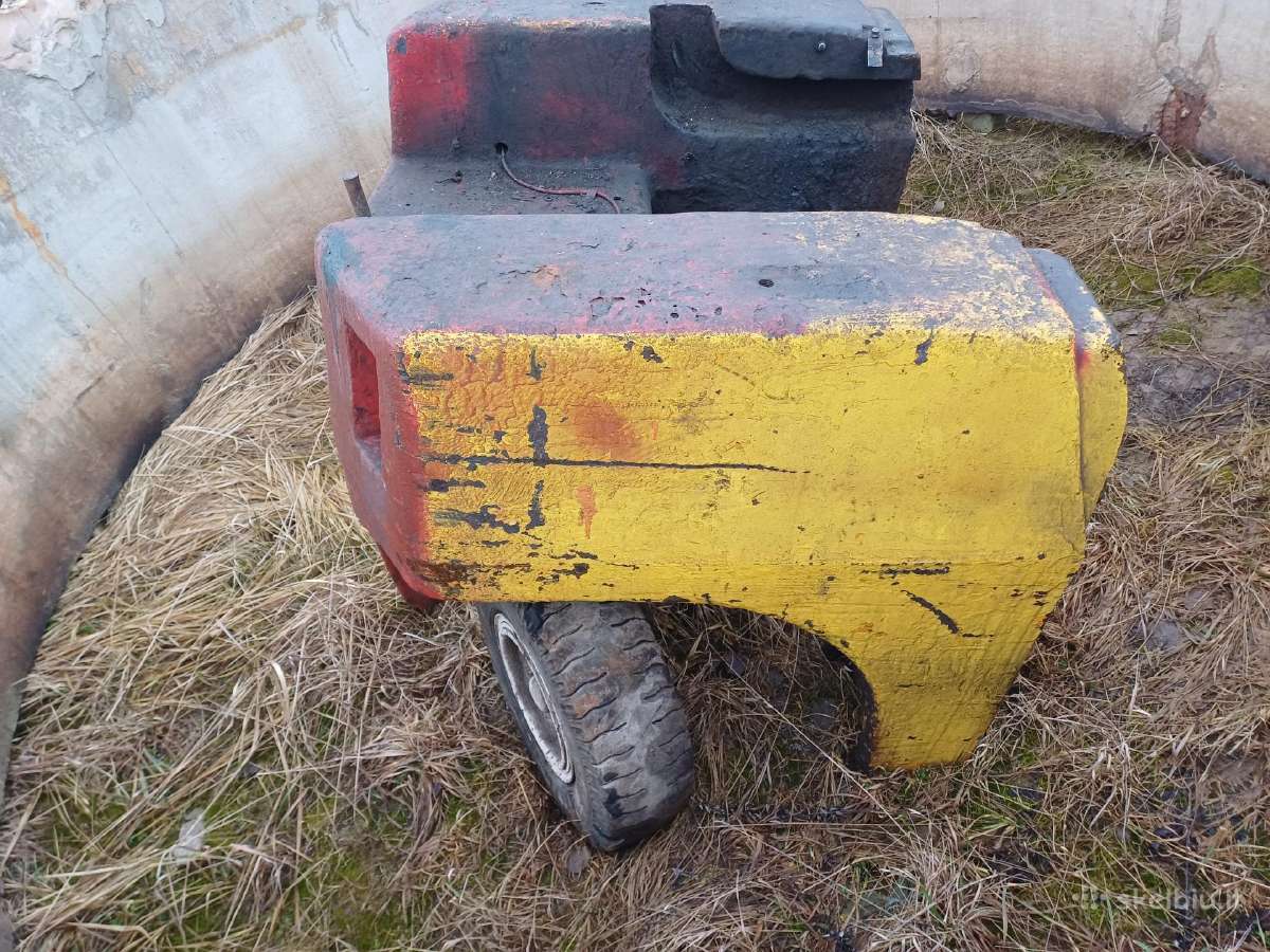Parduodu krautuva Balkancar Dv-1788 dalimis