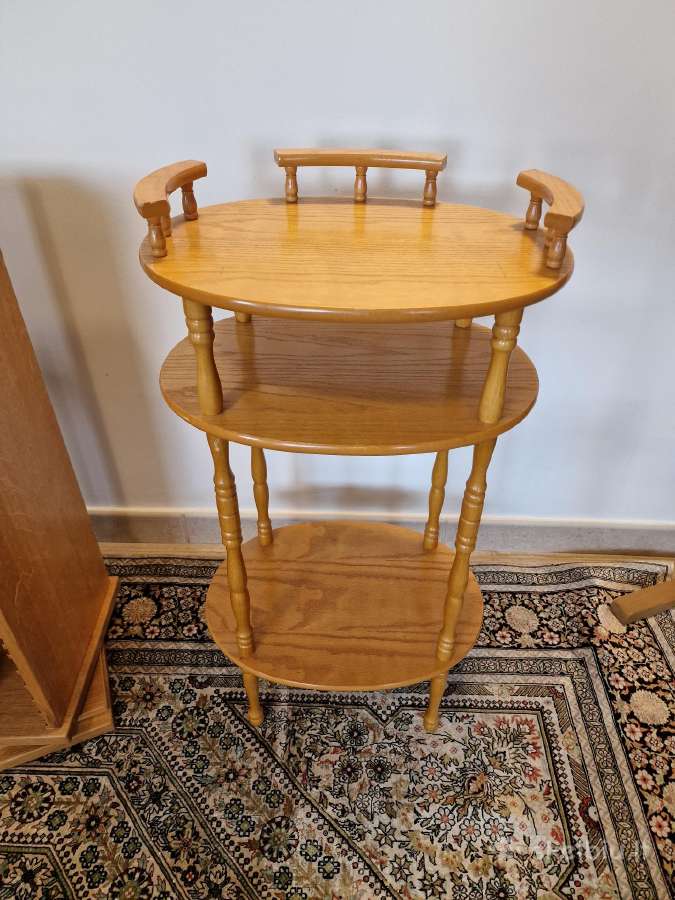 Vintažinė Mid Century ąžuolinė maža etažerė