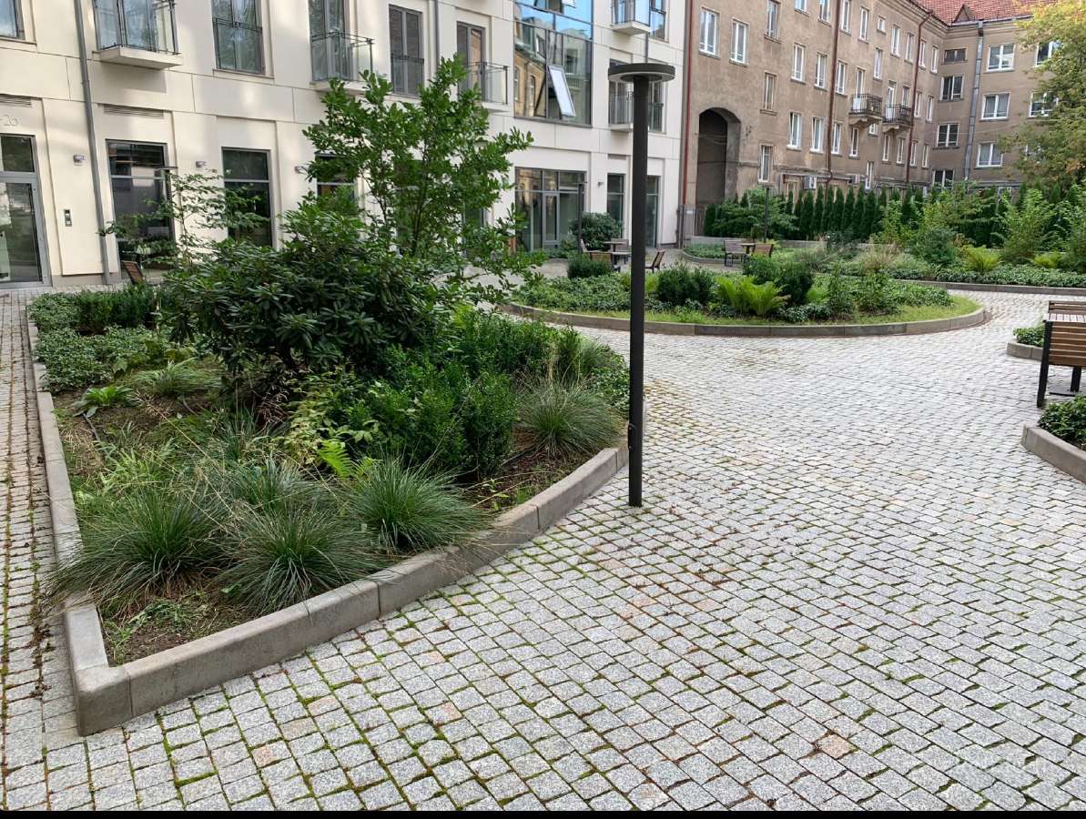 Liejami betoniniai borteliai ir atribojimai - nuotraukos Nr. 16