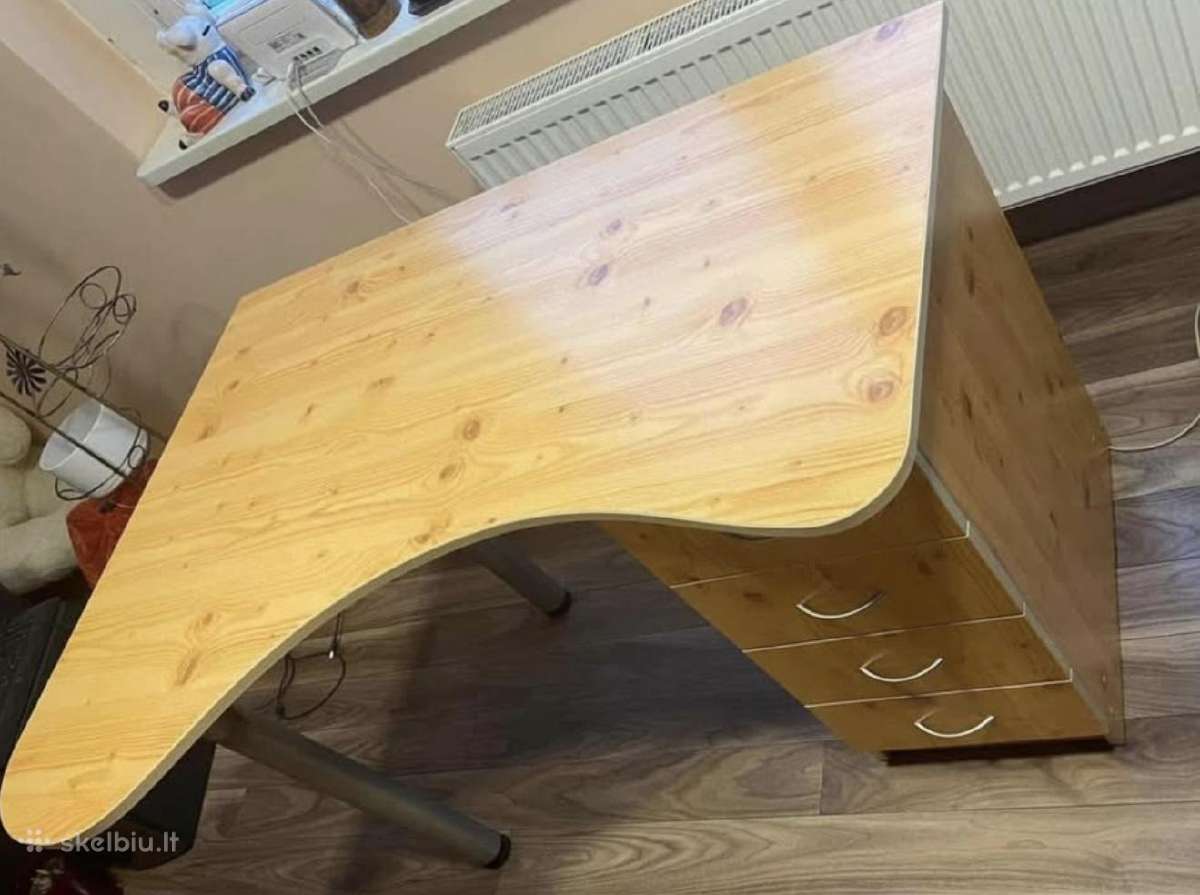 Rašomas stalas