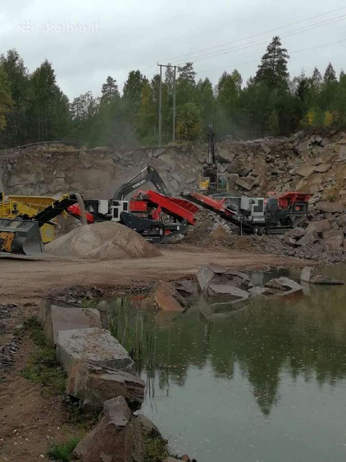 Juodžemis Gruntas Žvyras Skalda