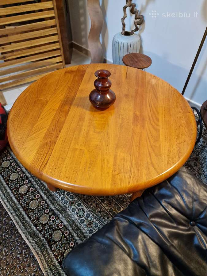 Vintažinis Mid Century tikmedžio masyvo staliukas