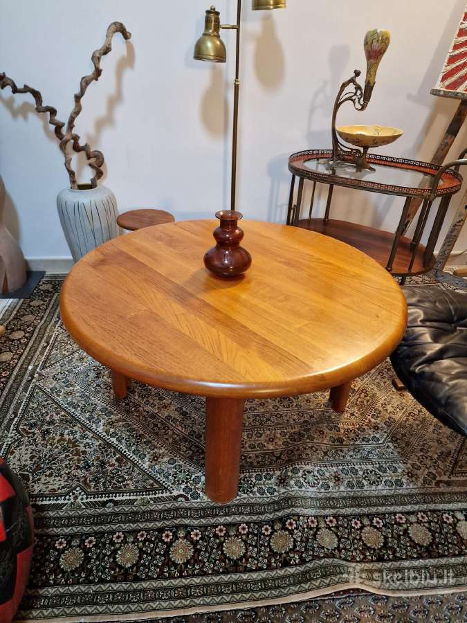 Vintažinis Mid Century tikmedžio masyvo staliukas - nuotraukos Nr. 2