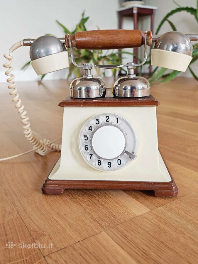 Senas telefono aparatas