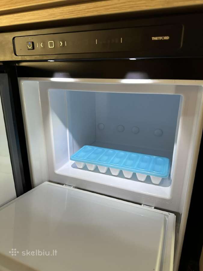 Adria Matrix ir Coral XL Premium kemperių nuoma - nuotraukos Nr. 11