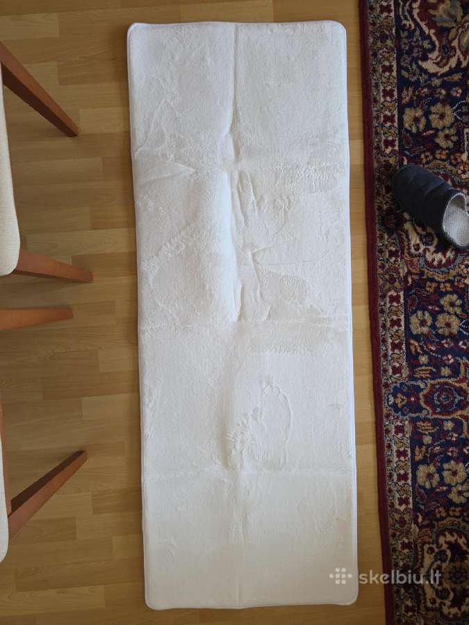 Kilimėlis prie lovos 60 x 160 cm.