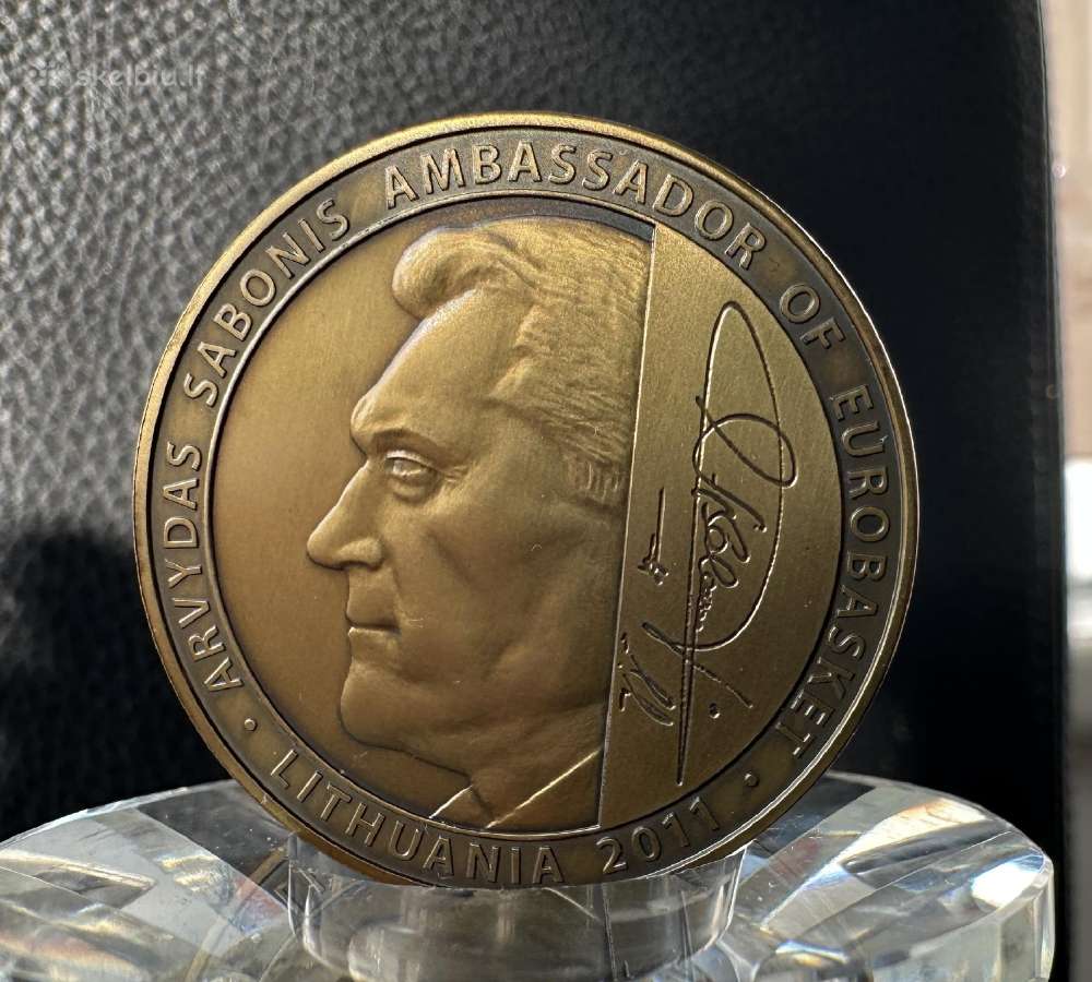 Puiki dovana-medalis 2011m Europos krepšinio čemp. - nuotraukos Nr. 2
