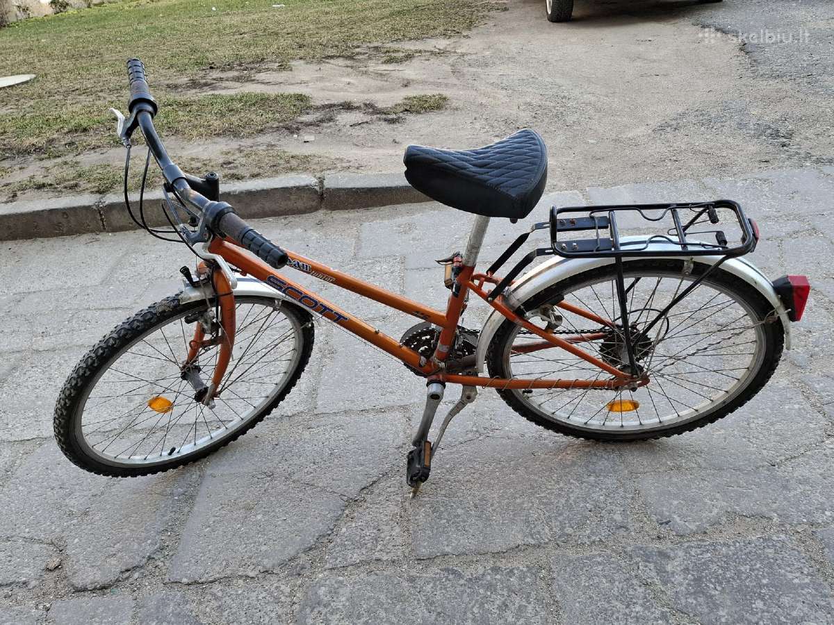 Naudotas dviratis, su bėgiais.