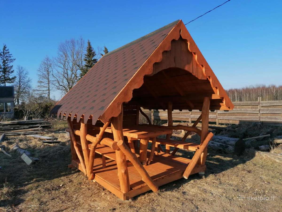 Ąžuolo rąstelių pavėsinė