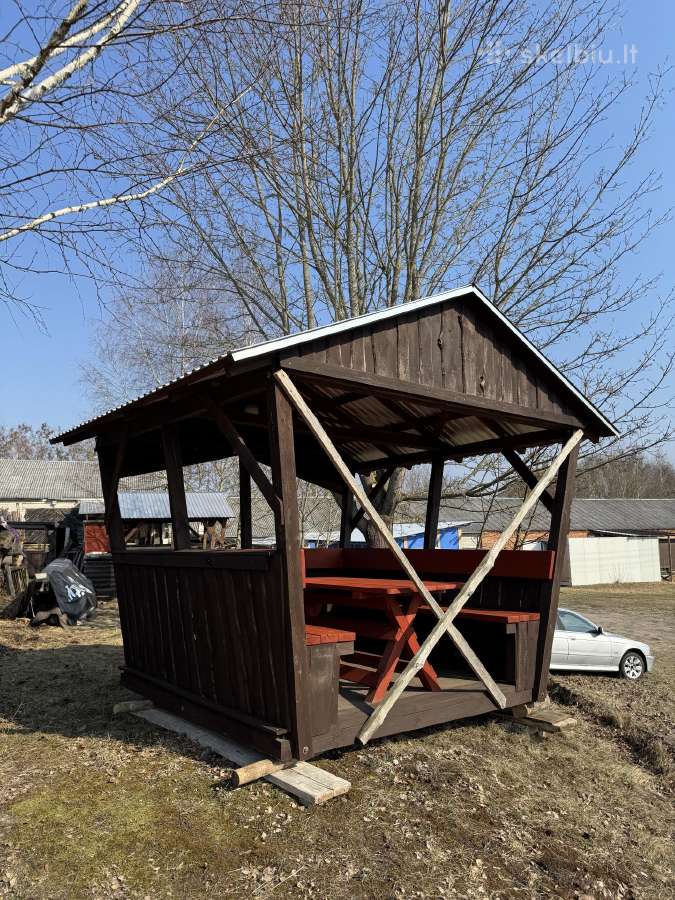Medinė pavėsinė