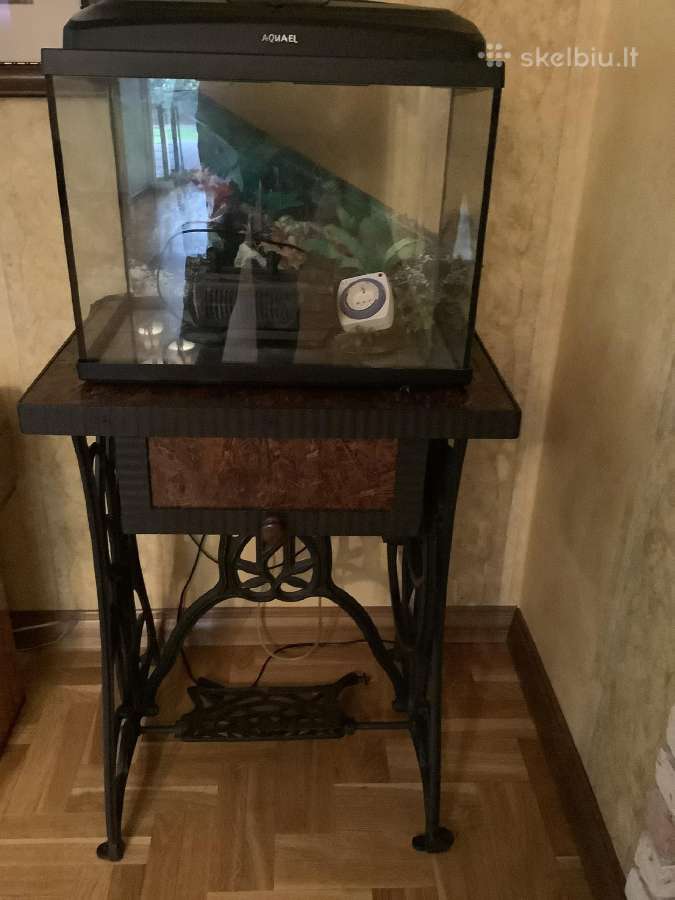 Akvariumas su filtru,apšvietimu.