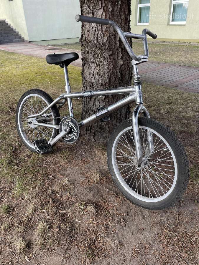 Pasiruošęs triukams? Griebk savo BMX, kaina 60 €.