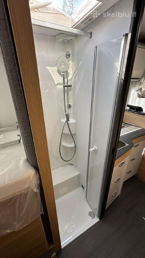 Adria Matrix ir Coral XL Premium kemperių nuoma - nuotraukos Nr. 14