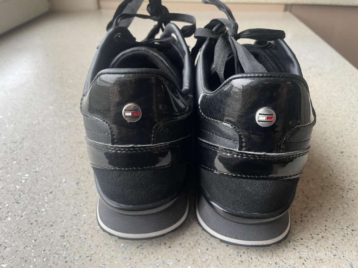 Moteriški Tommy Hilfiger laisvalaikio bateliai - nuotraukos Nr. 5