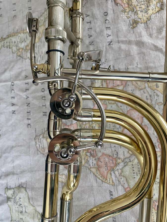 Bosinis trombonas - nuotraukos Nr. 3
