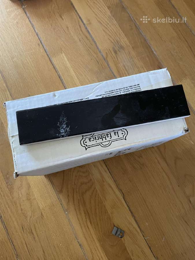 Juodos porcelianinės plytelės 5 x 25 cm, 0,5 kv. m
