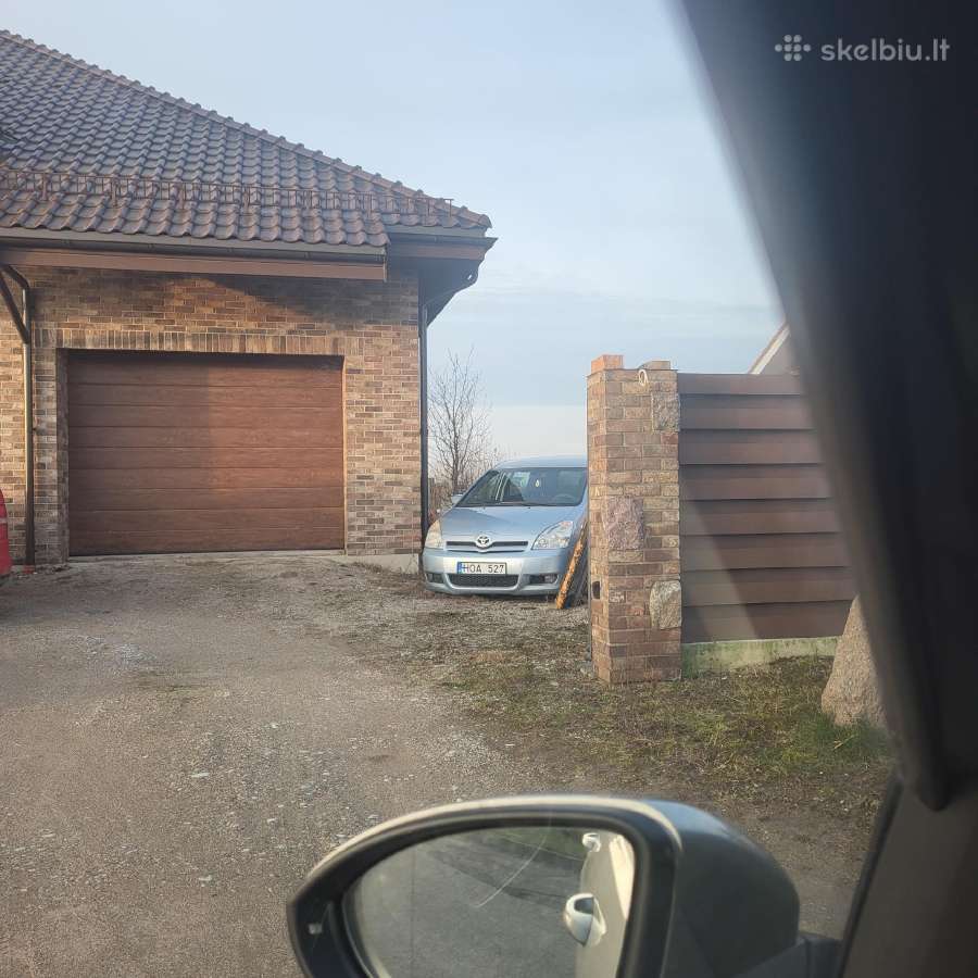 Akcija. Pakeliami nebrangūs garažo vartai