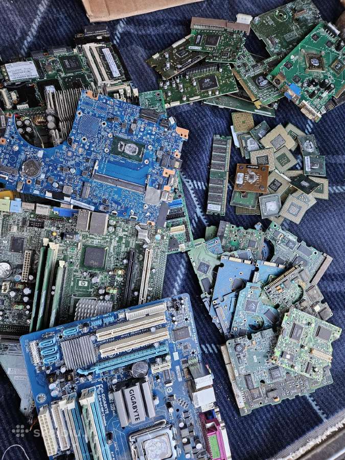 Perku ivairia nereikalinga elektronikos laužą - nuotraukos Nr. 4