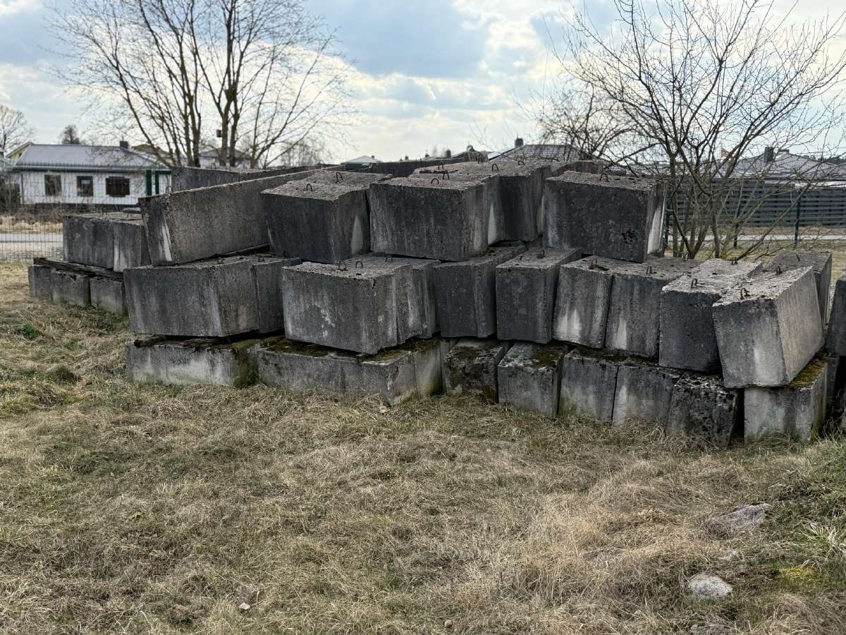 Pamatų blokai, perdangos plokštės, pagalvės