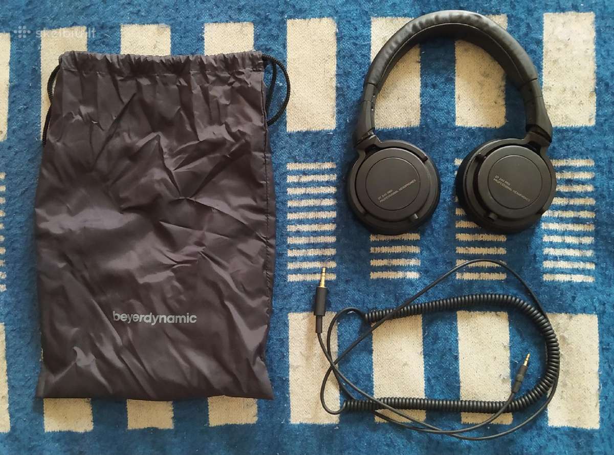 Beyerdynamic DT 240 Pro ausinės.