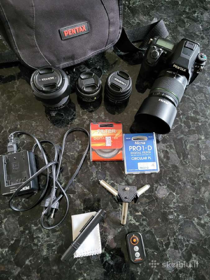 Fotoaparatas Pentax K5 su priedais