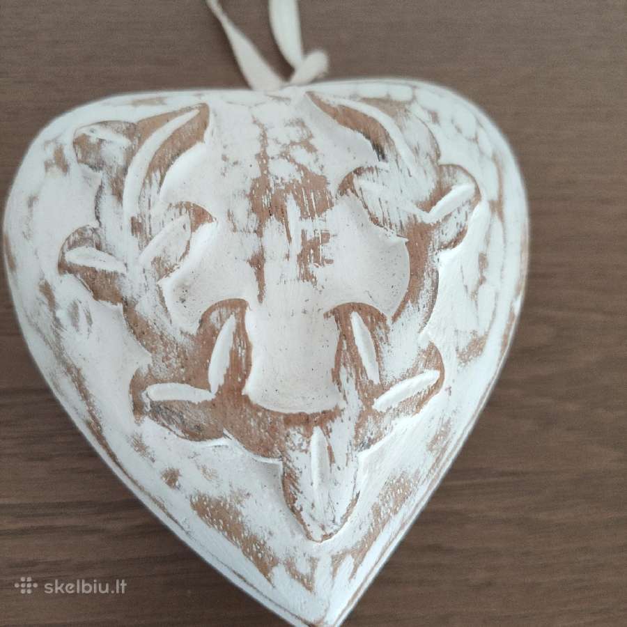 Medinė balta pakabinama dekoracija Širdelė - nuotraukos Nr. 6