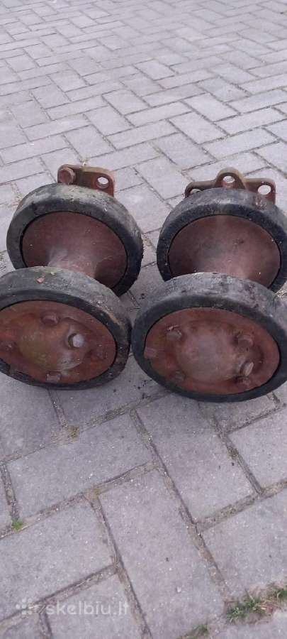 Įvairios DT-75 dalys