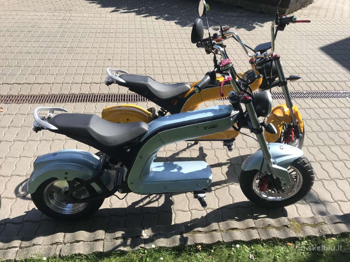 Parduodami du elektriniai motoroleriai
