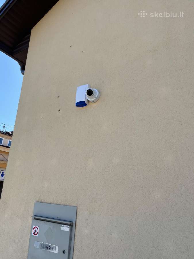 Vaizdo kameros, signalizacijos, durų skambučiai.
