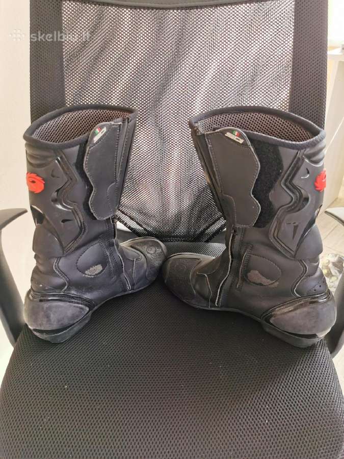 Moto batai - nuotraukos Nr. 7