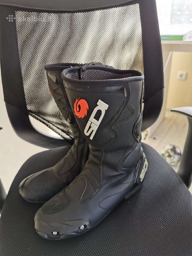 Moto batai - nuotraukos Nr. 5