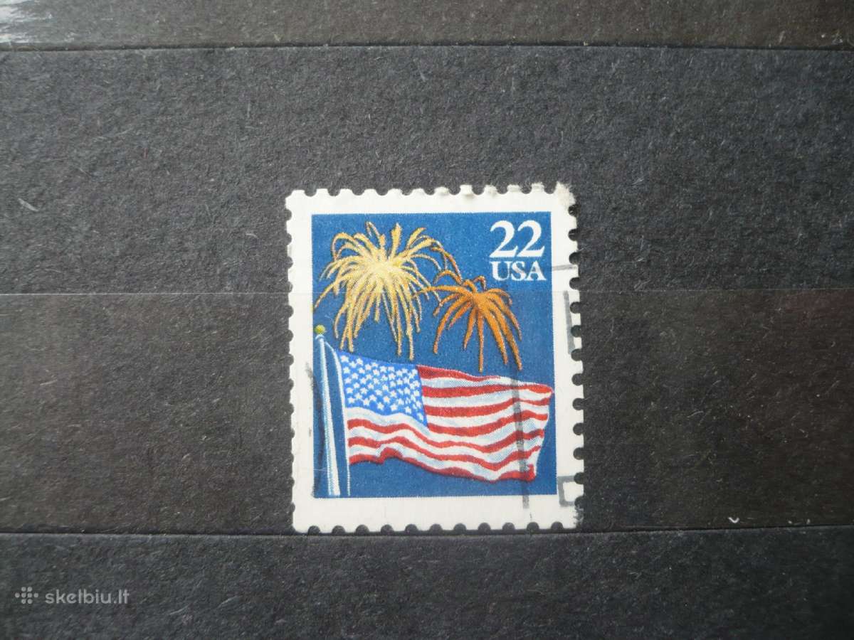1987 m. vėliava su fejerverkais
