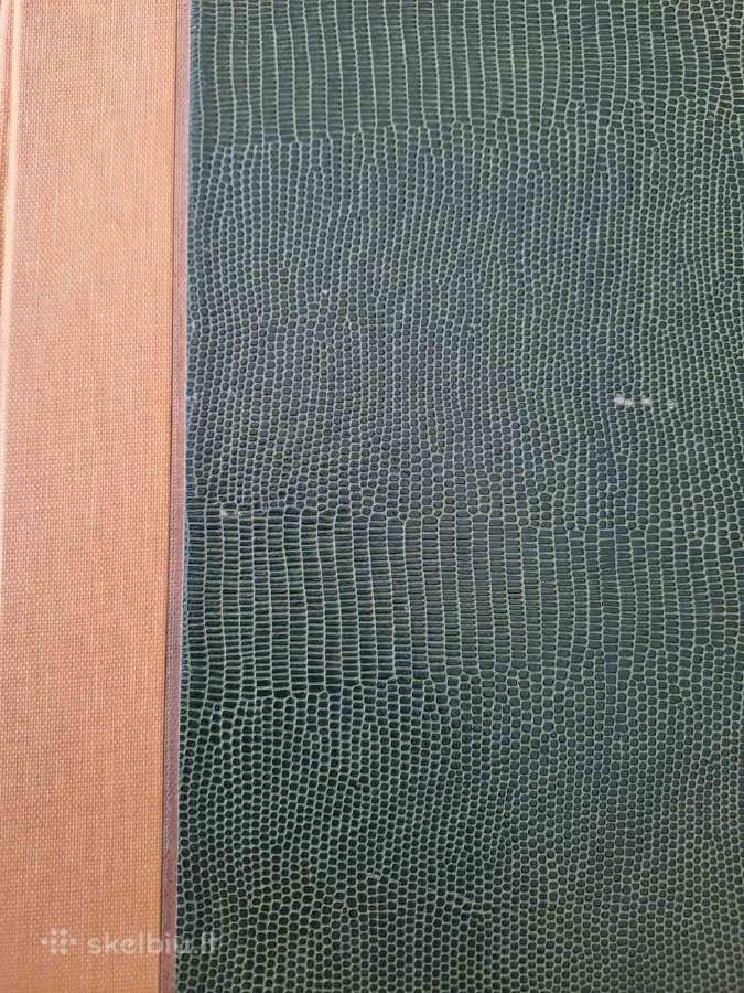 Parduodami albumai su pašto ženklaiskaina 12 eur.